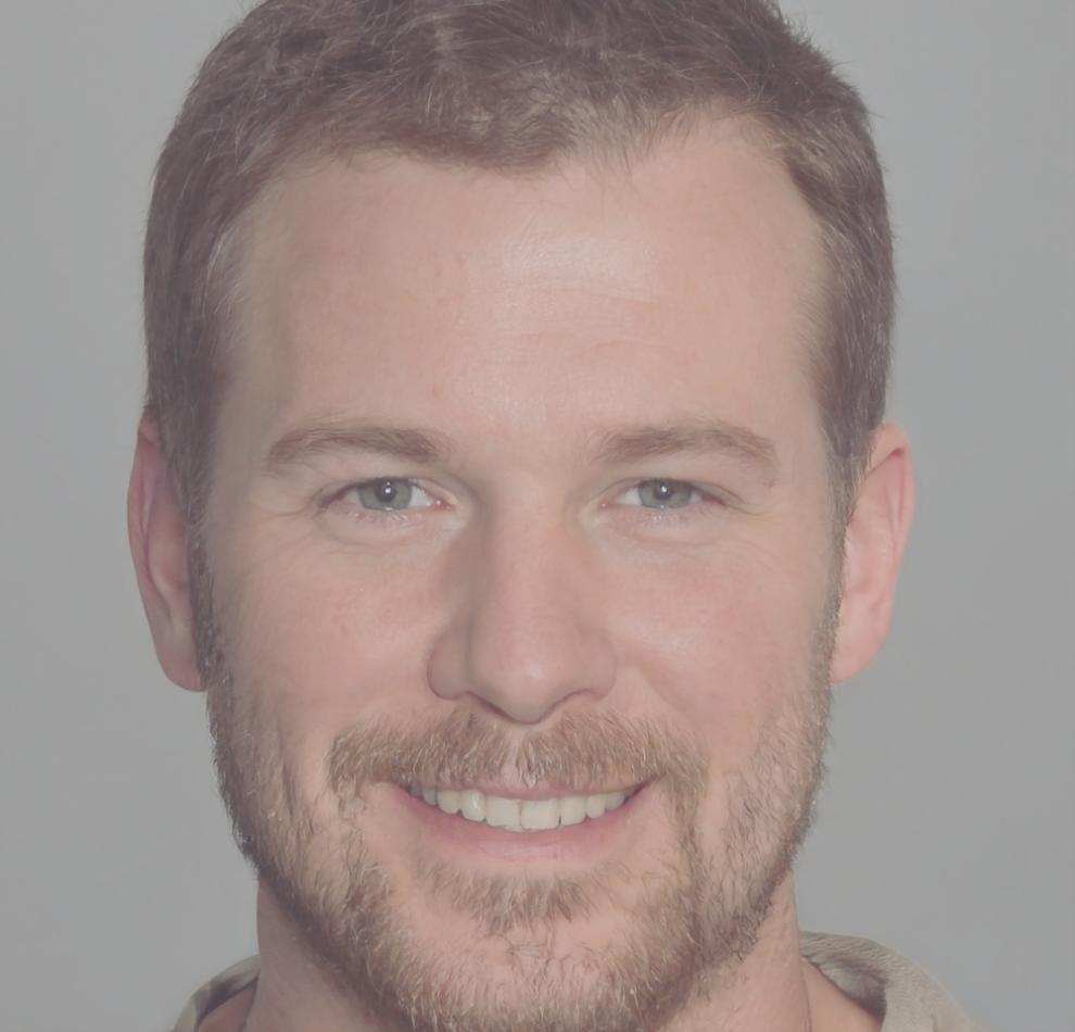 Istruttore di mindfulness Alvise Tassoni che guida una sessione pratica